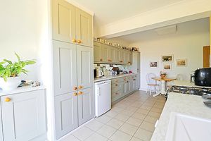 Kitchen / Breakfast Room- click for photo gallery